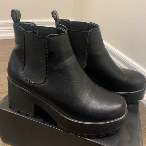 KOI | ORSON SWITCH CHELSEA BOOTS - Picture 2 of 8